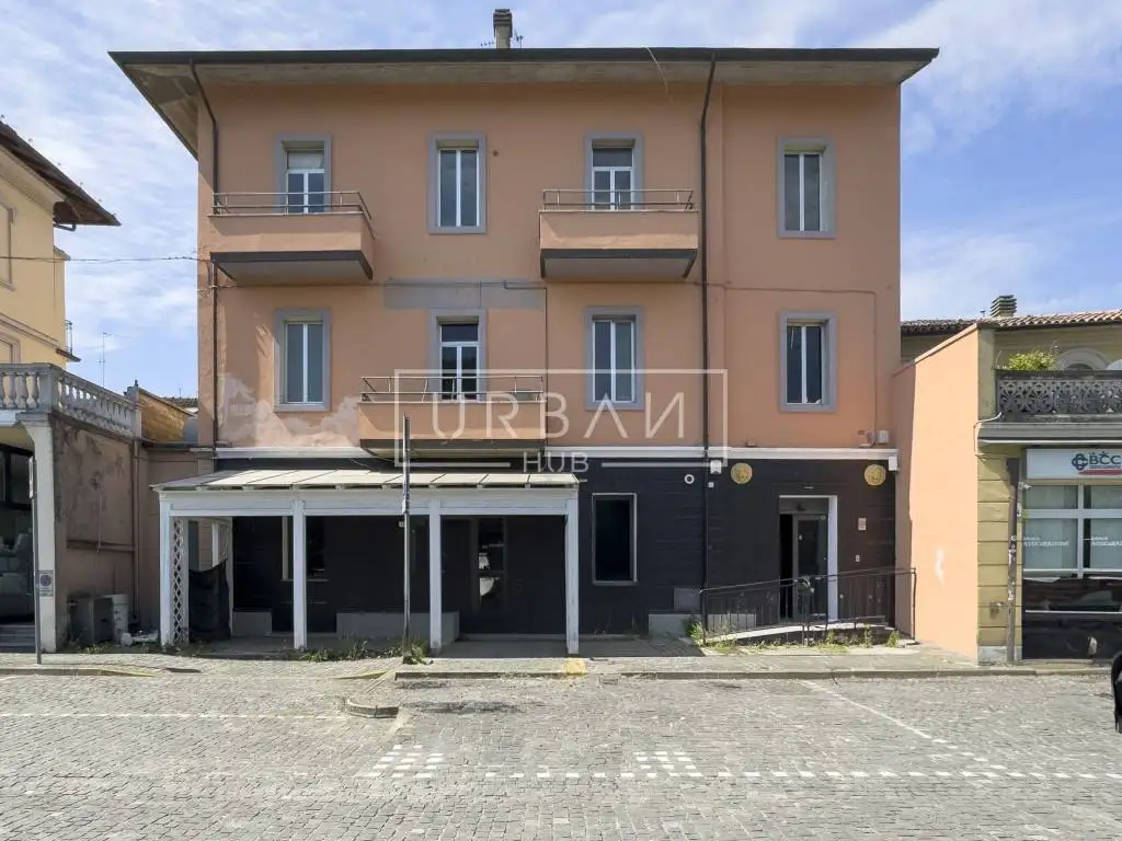Palazzo - Edificio in vendita a Forlì