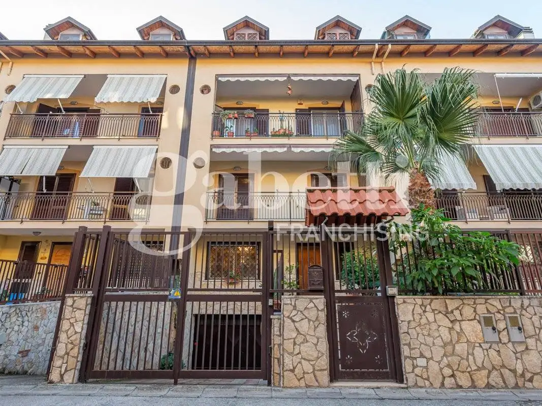 Villetta a schiera in vendita a Giugliano in Campania