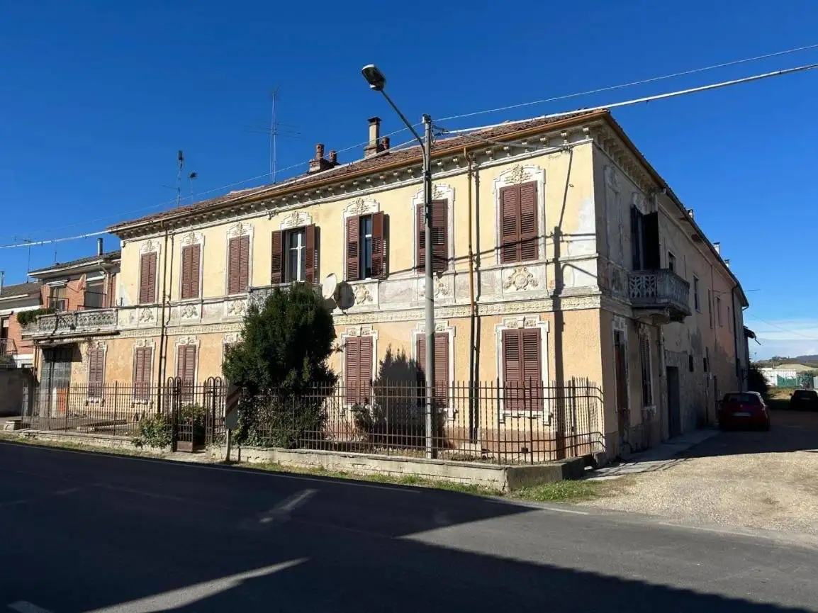 Palazzo - Edificio in vendita a Castell'Alfero