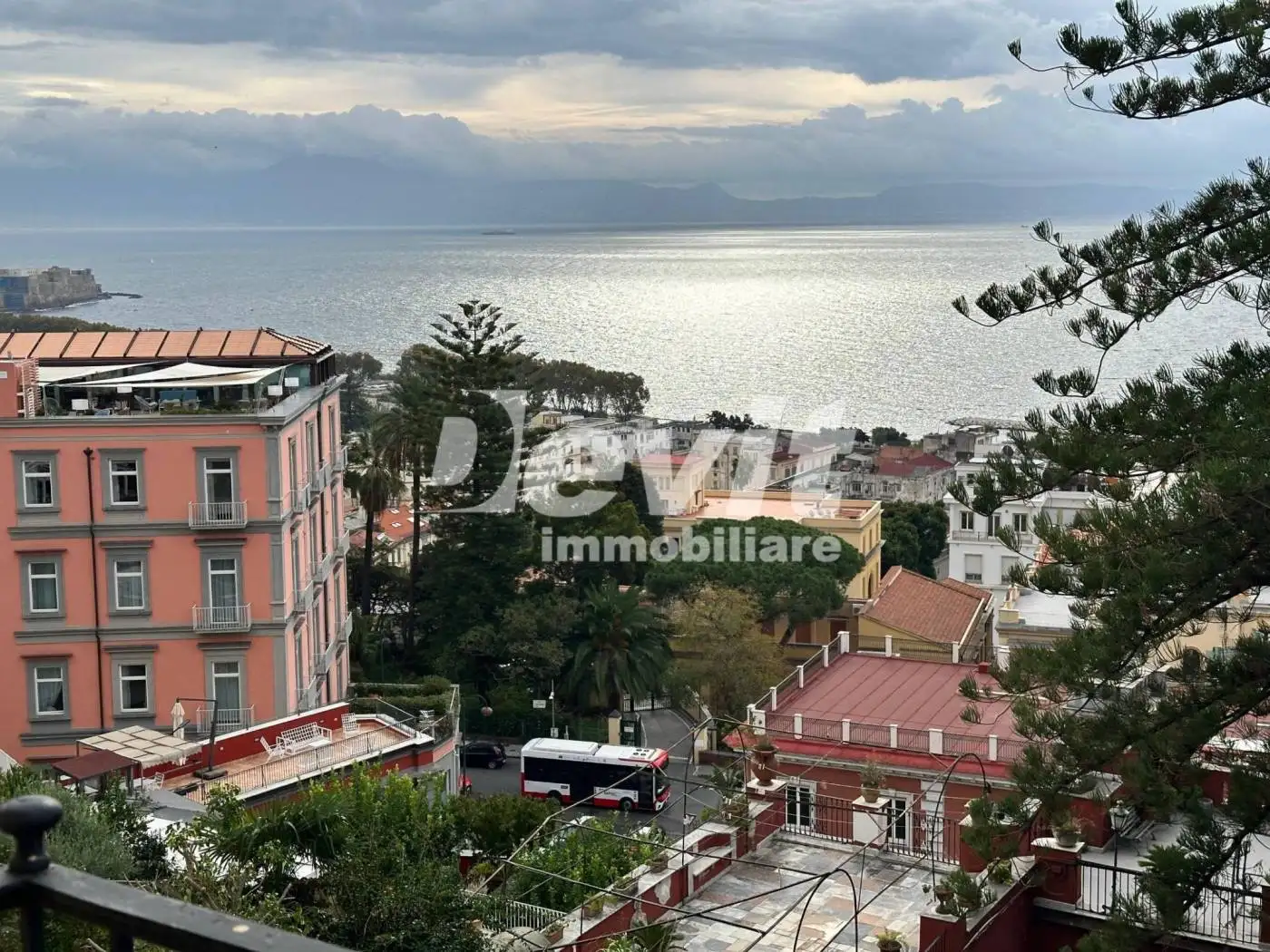 Appartamento in vendita a Napoli