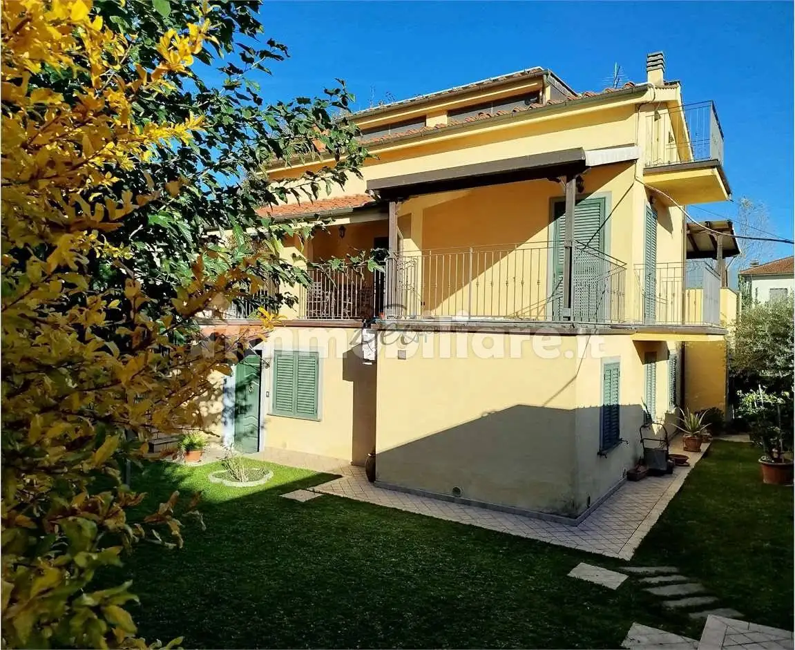 Villa in vendita a Lucca
