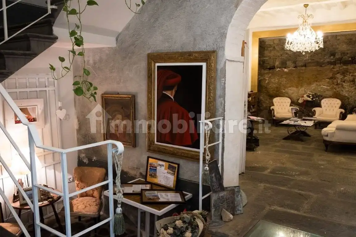 Casa indipendente in vendita a Arezzo