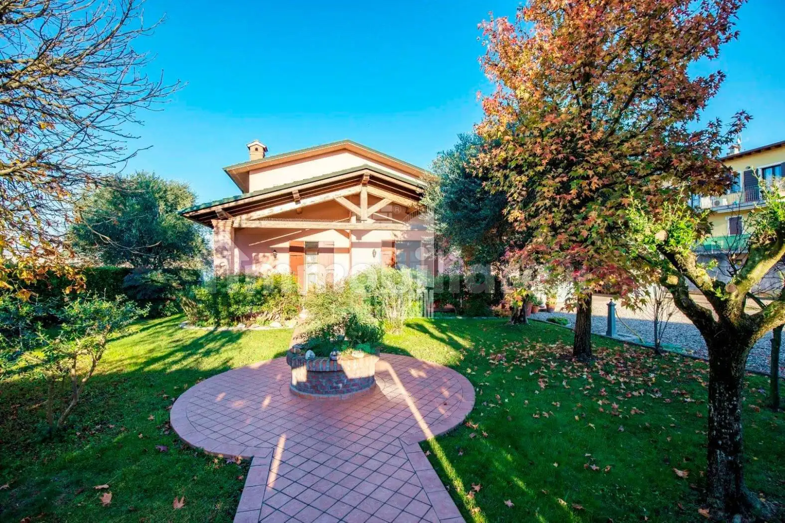 Villa in vendita a Roverbella