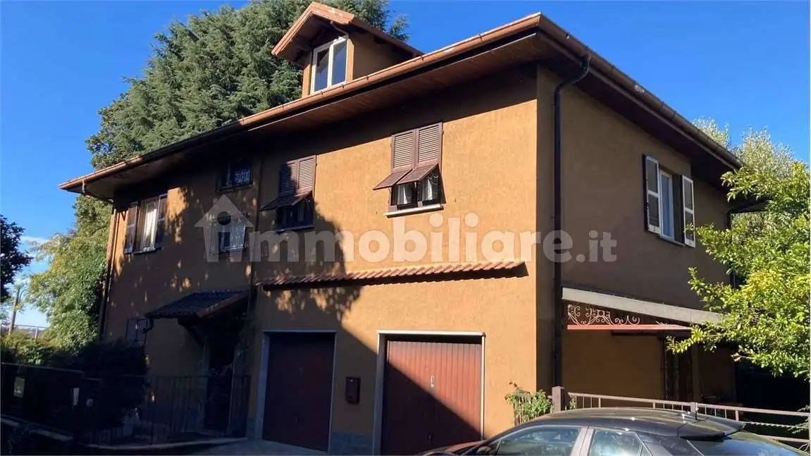 Villa in vendita a Varese