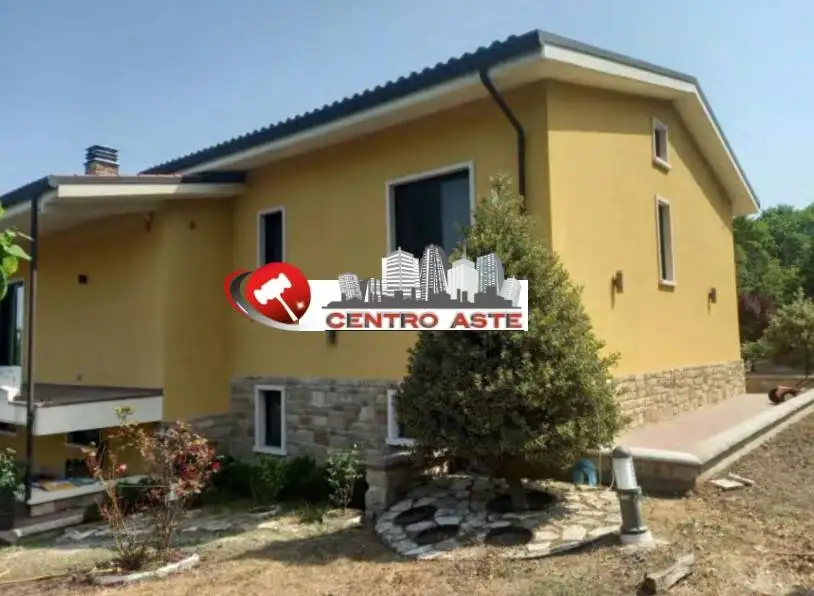 Villa in asta a Vinchiaturo