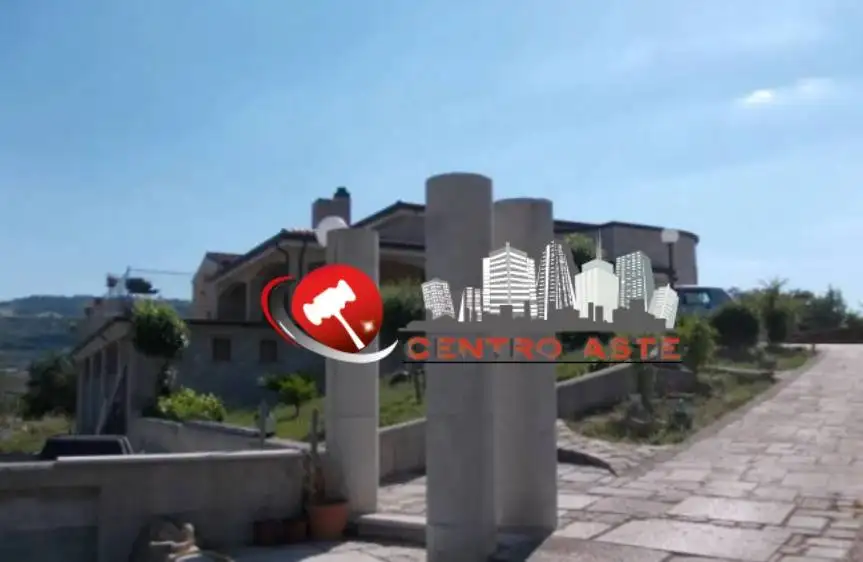 Villa in asta a San Giuliano di Puglia