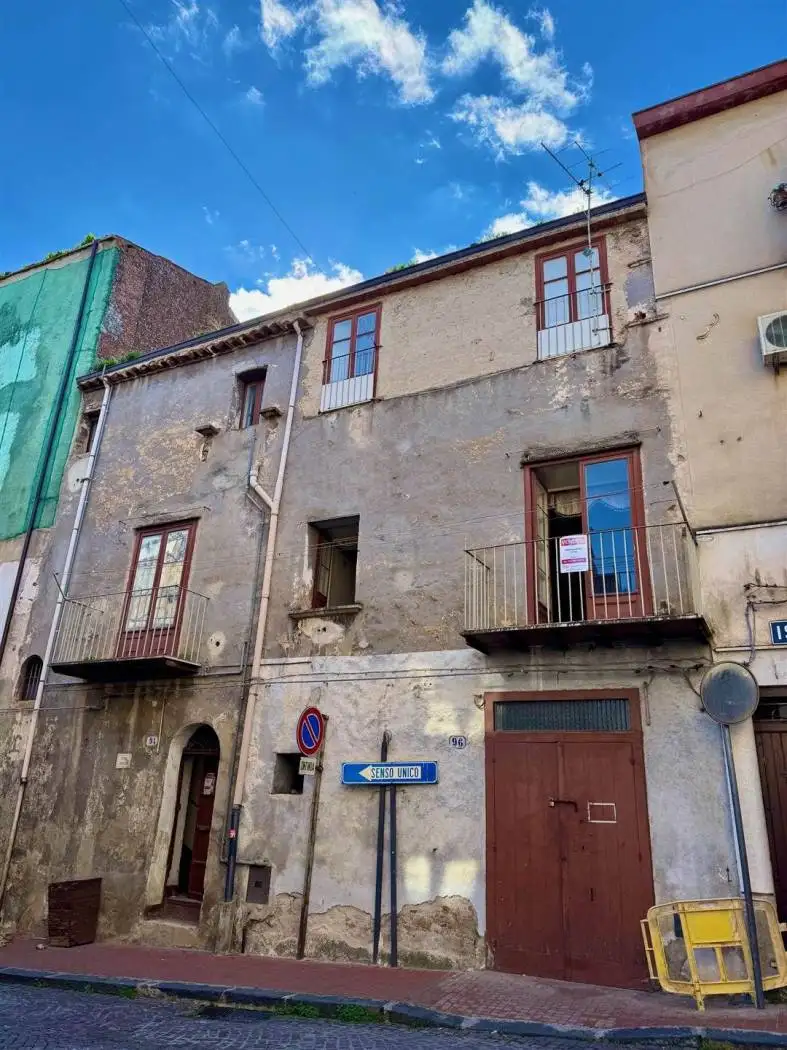 Casa indipendente in vendita a Castelbuono