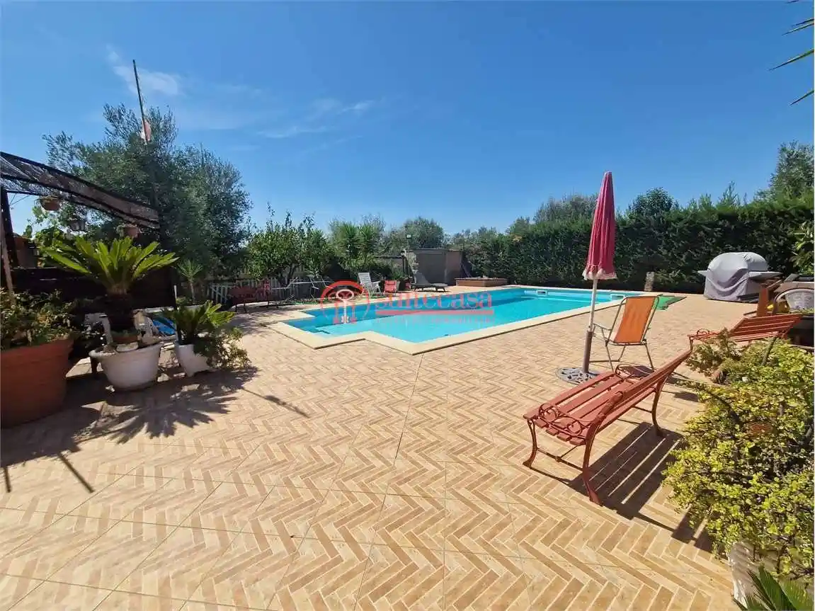 Villa in vendita a Trani