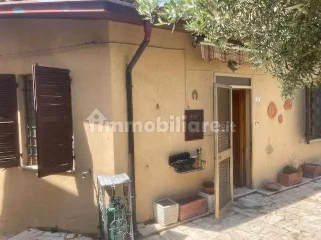 Casa indipendente in vendita a Genga