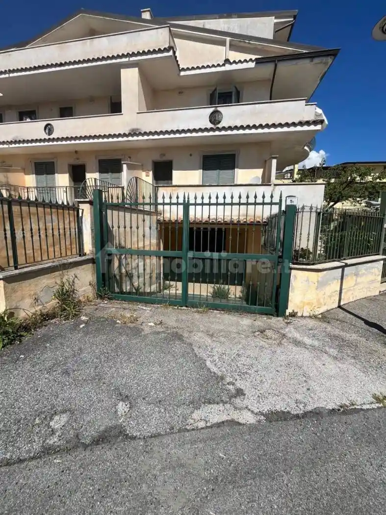 Villa in vendita a Lariano