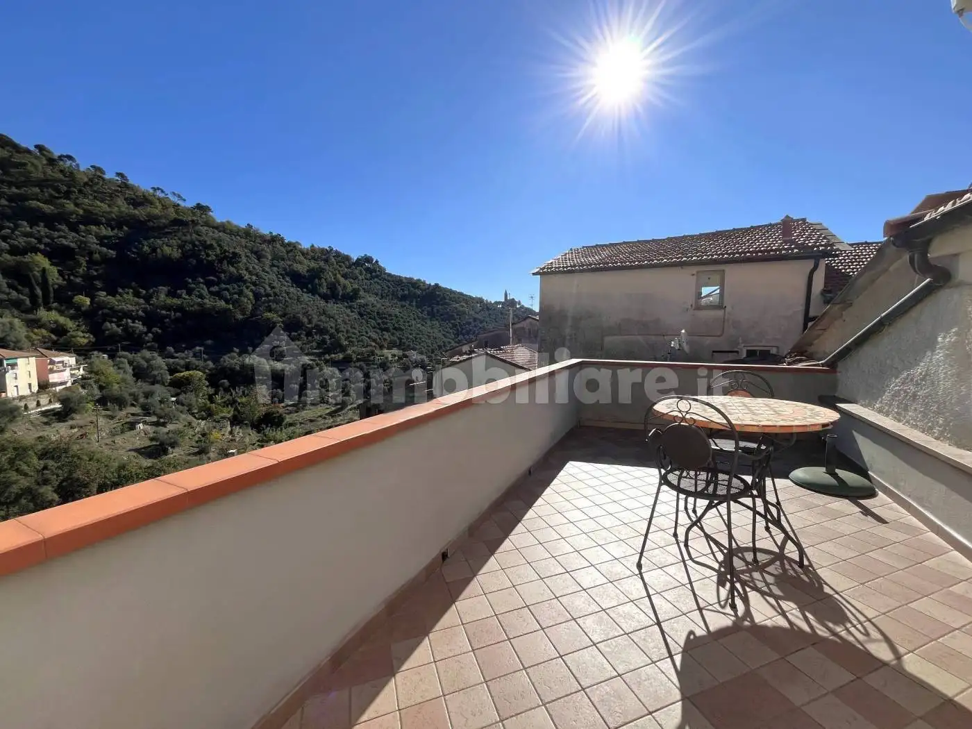 Casa indipendente in vendita a Imperia