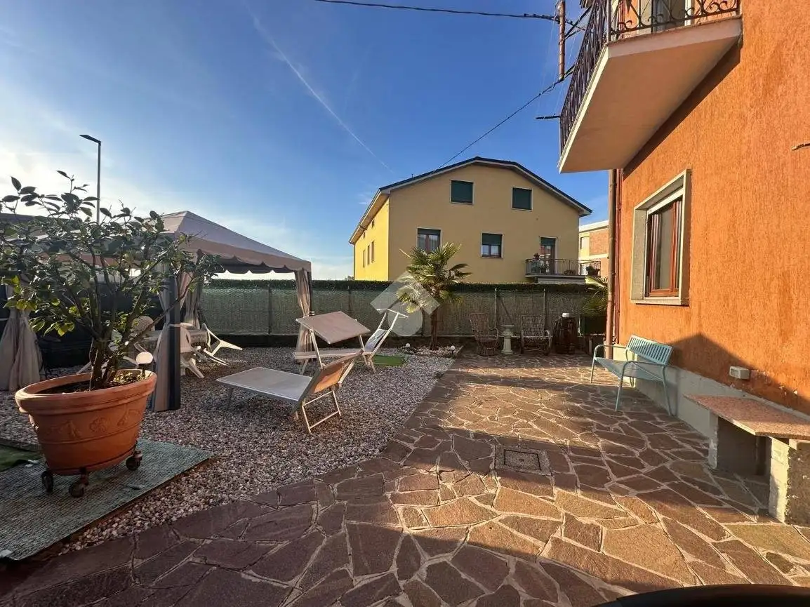 Appartamento in vendita a Curno