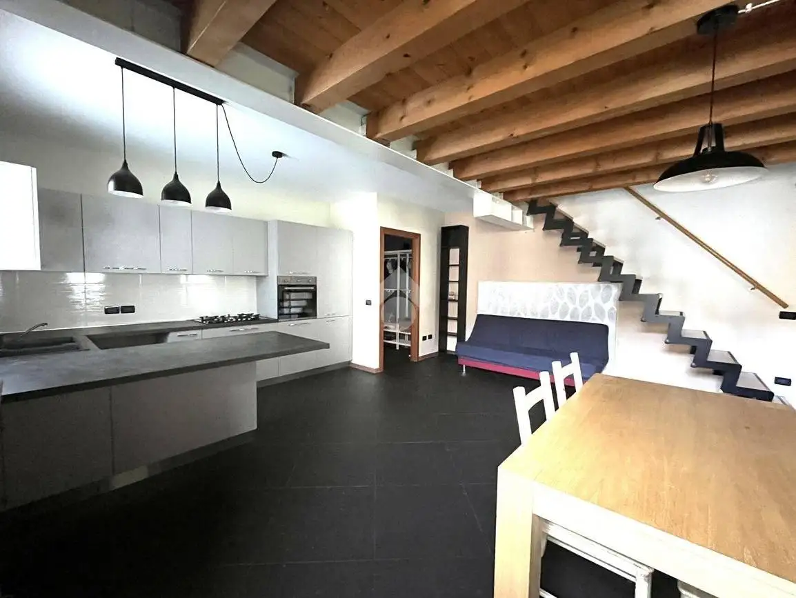 Appartamento in vendita a Valbrenta