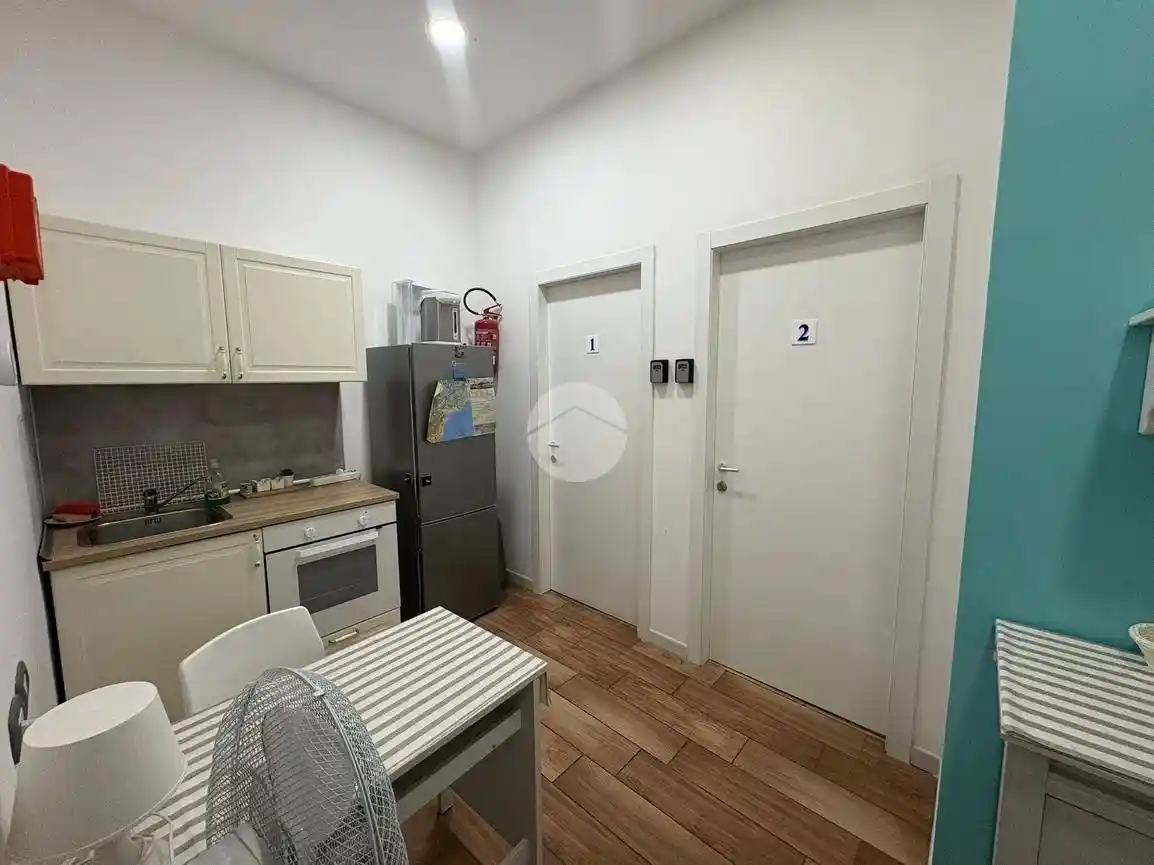 Palazzo - Edificio in Affitto - foto 2