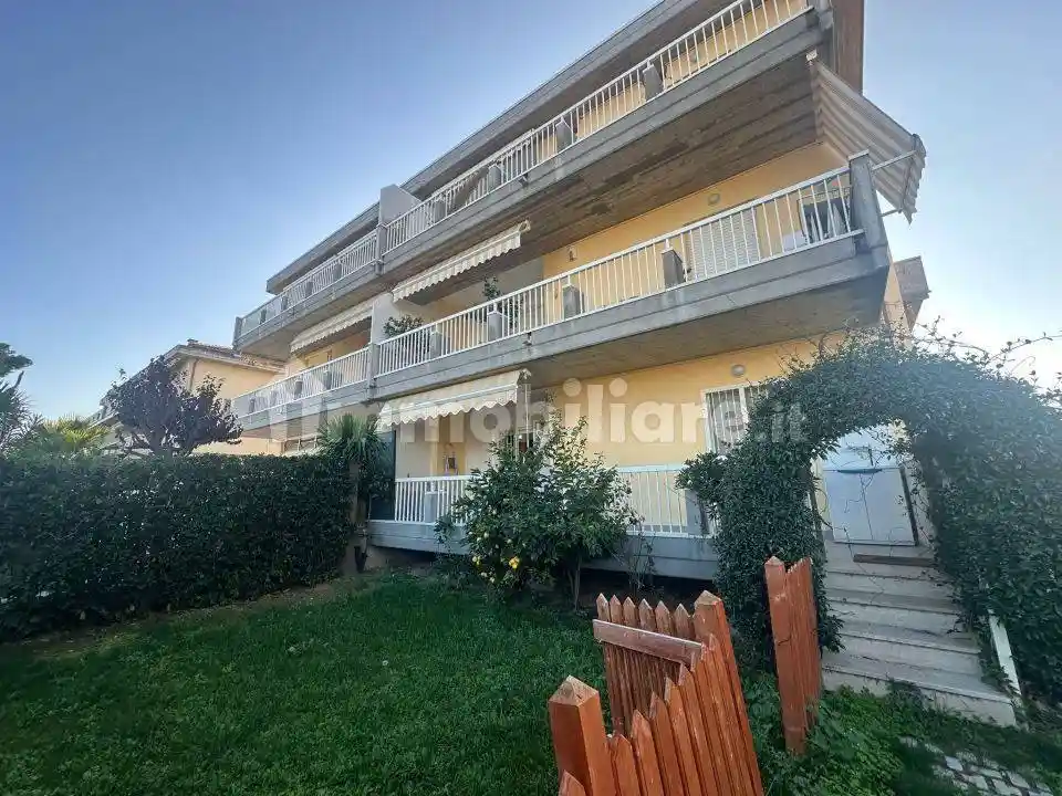 Trilocale via Dei Peligni snc, Cologna Spiaggia, Roseto degli Abruzzi - foto 4