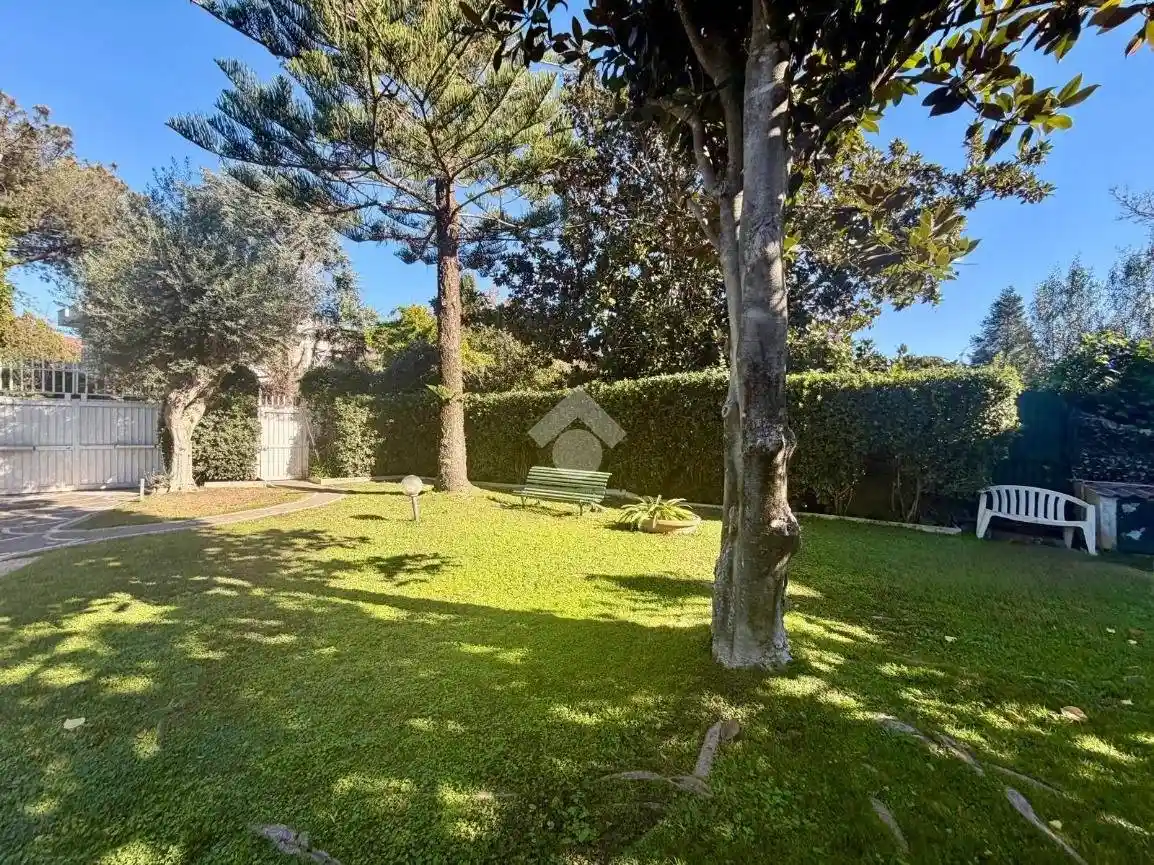 Villa plurifamiliare via Stesicoro, Axa, Roma - foto 2