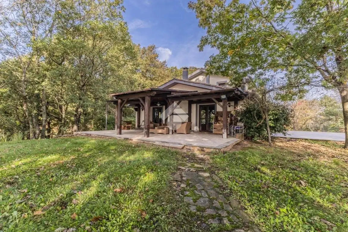 Villa in vendita a Bassano Romano