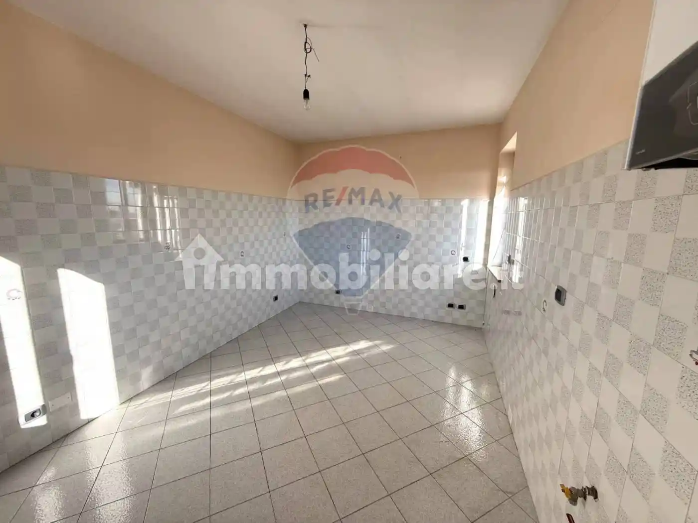 Trilocale via Monte Cengio 7, Bizzozzero, Varese - foto 3