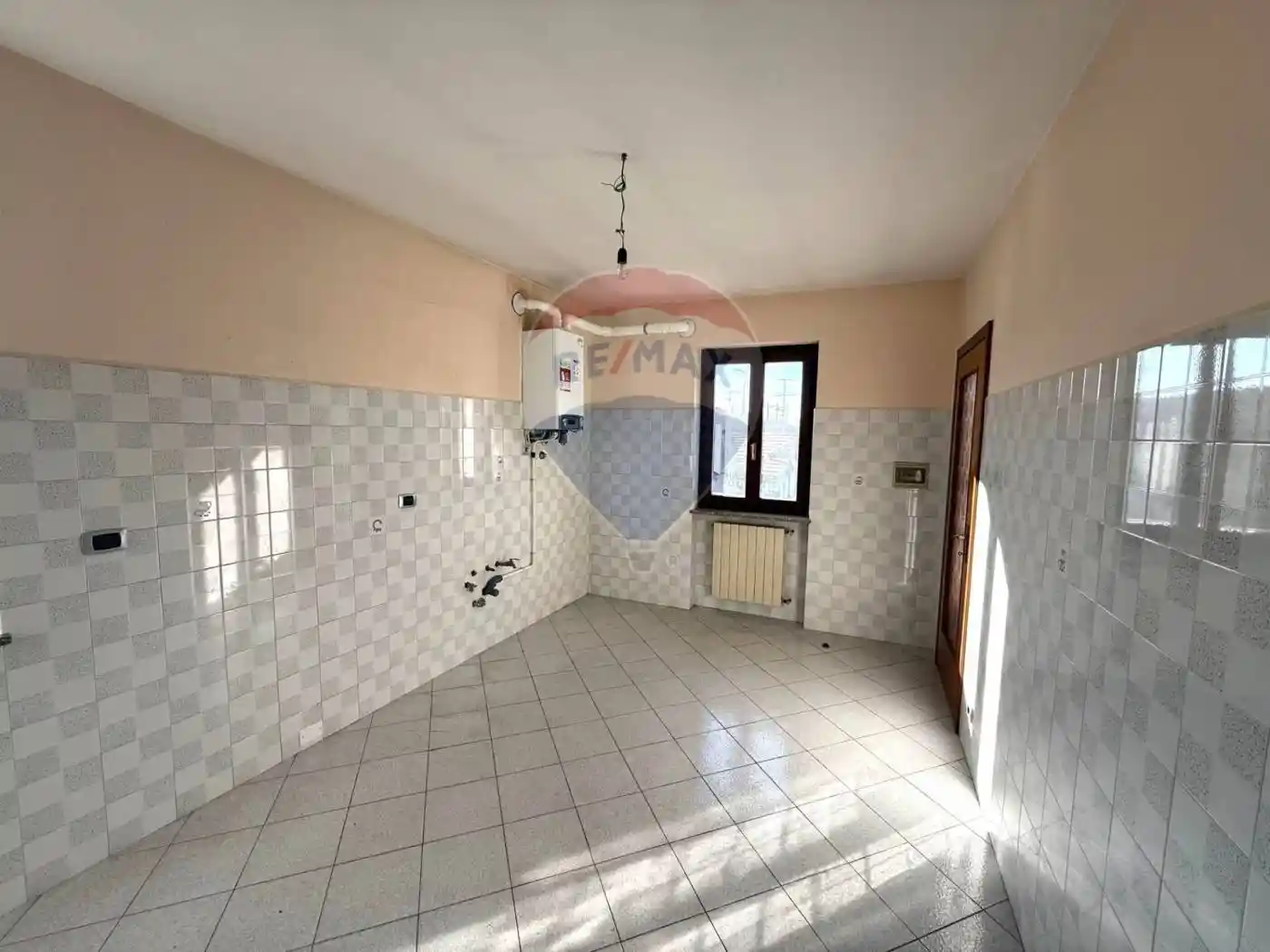 Trilocale via Monte Cengio 7, Bizzozzero, Varese - foto 4