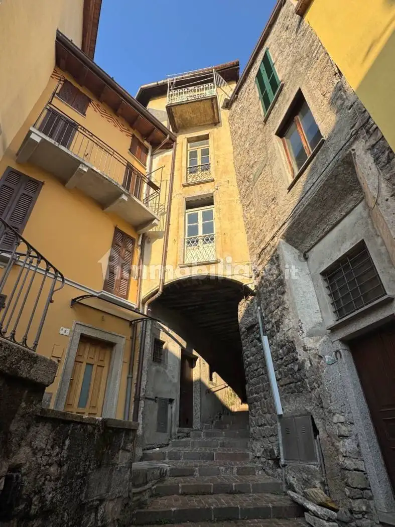 Palazzo - Edificio in Vendita