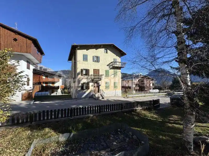 Terratetto unifamiliare 360 m², da ristrutturare, Danta di Cadore - foto 2