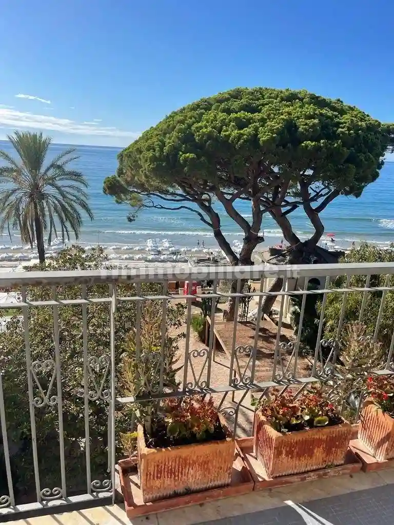 Trilocale via Giuseppe Garibaldi, Passeggiata Cadorna, Porto, Alassio - foto 4