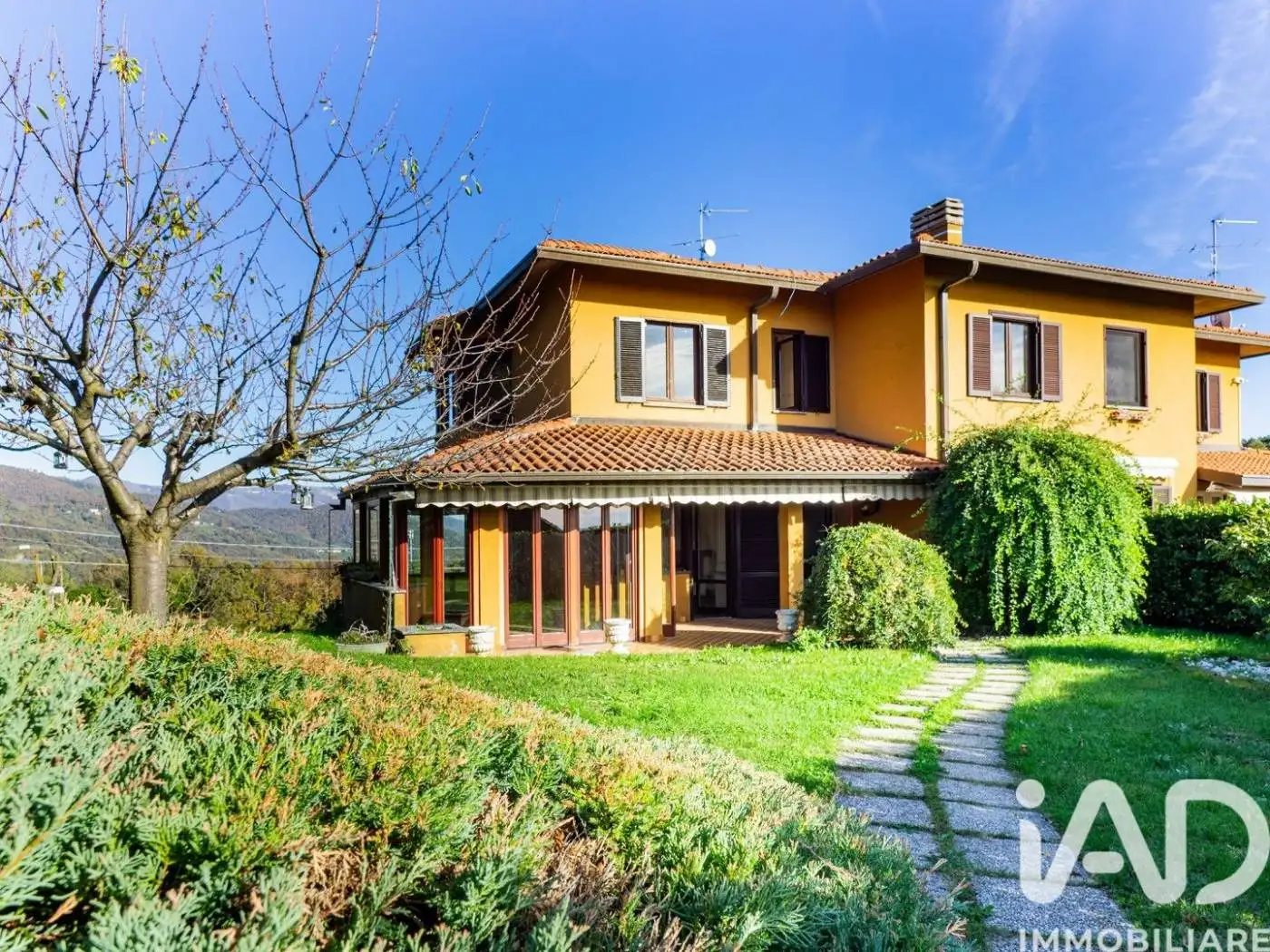 Villa in vendita a La Valletta Brianza