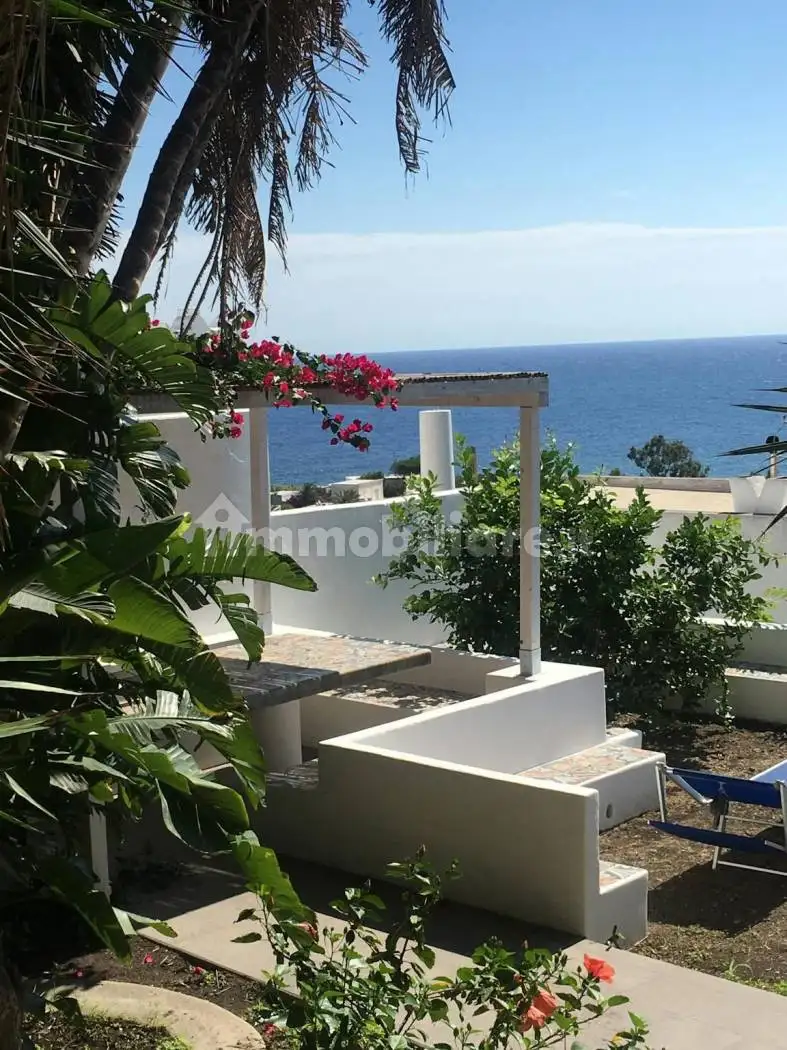 Casa indipendente in affitto a Lipari