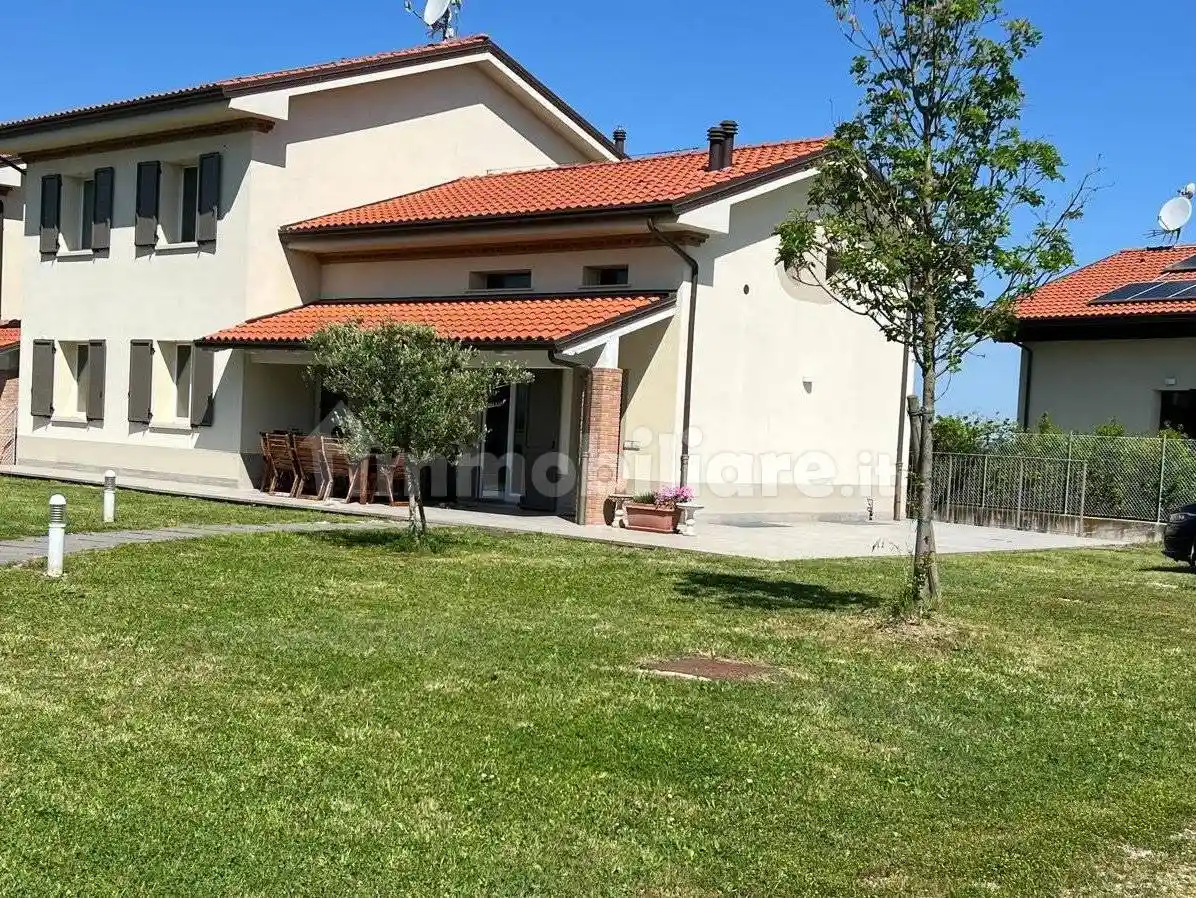 Villa in vendita a Santarcangelo di Romagna