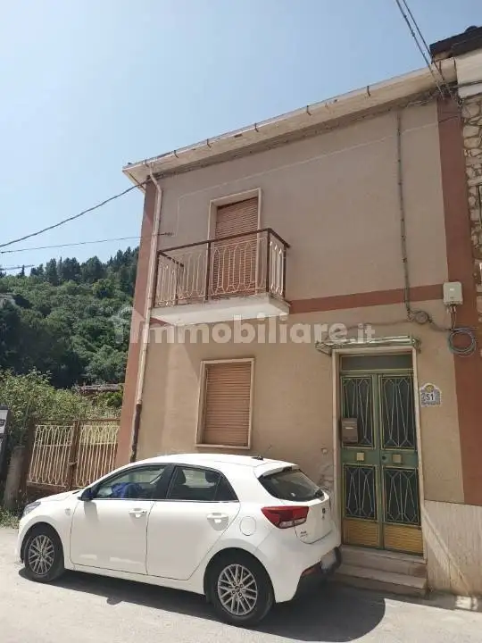 Casa indipendente in vendita a Vittorito