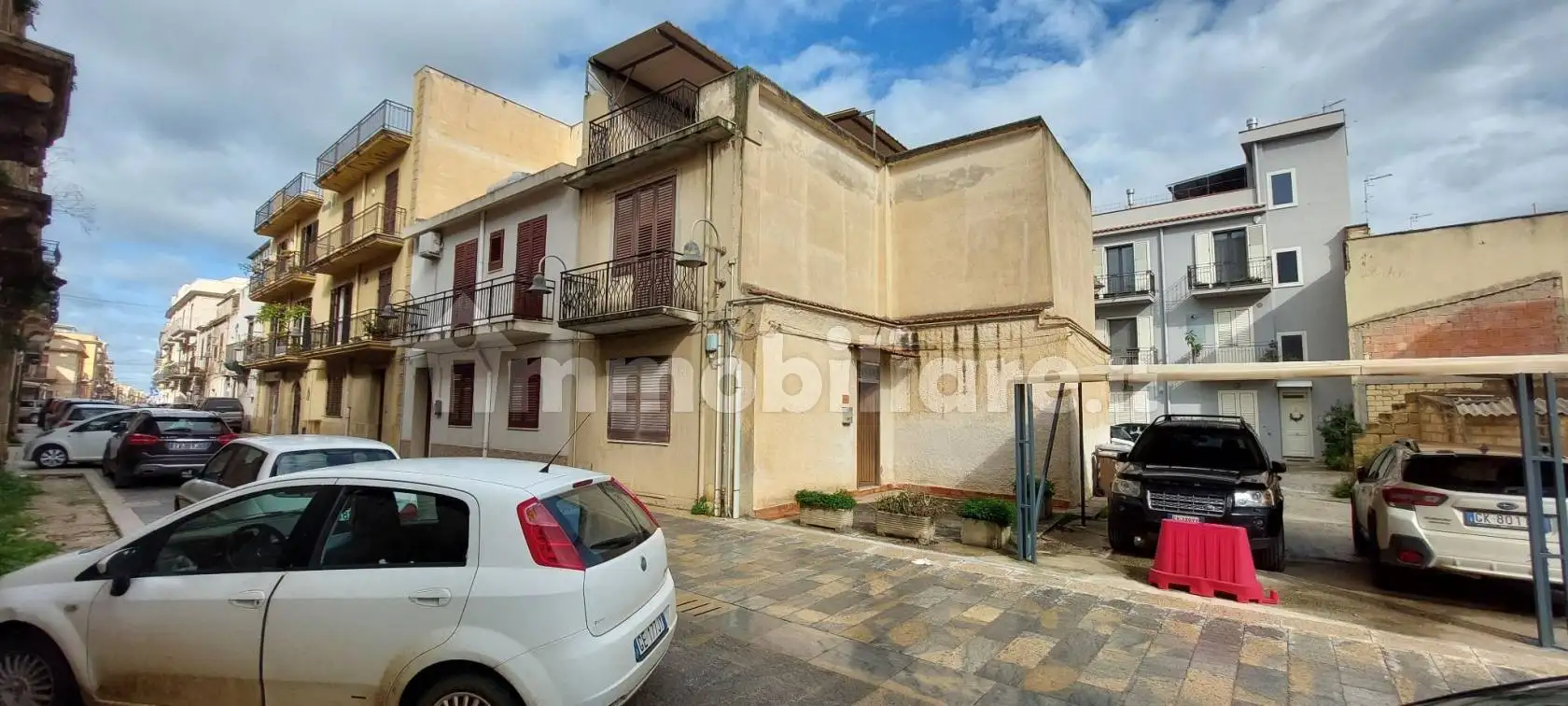 Palazzo - Edificio in vendita a Menfi