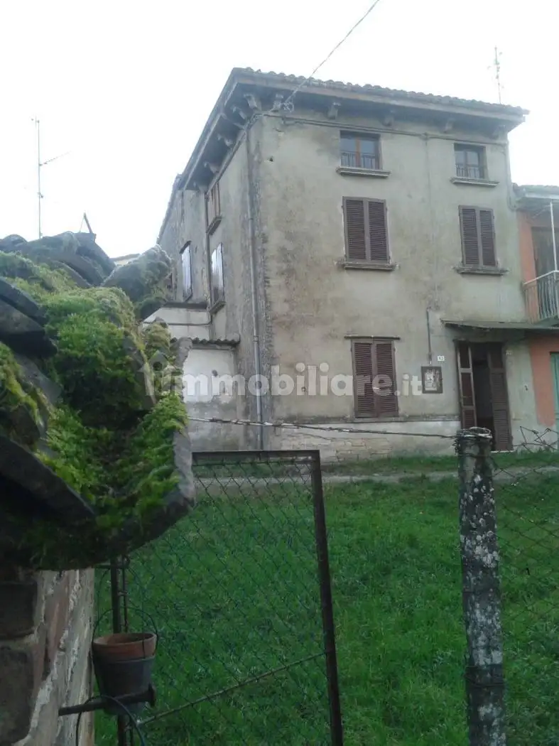 Rustico - Casale in vendita a Gropparello