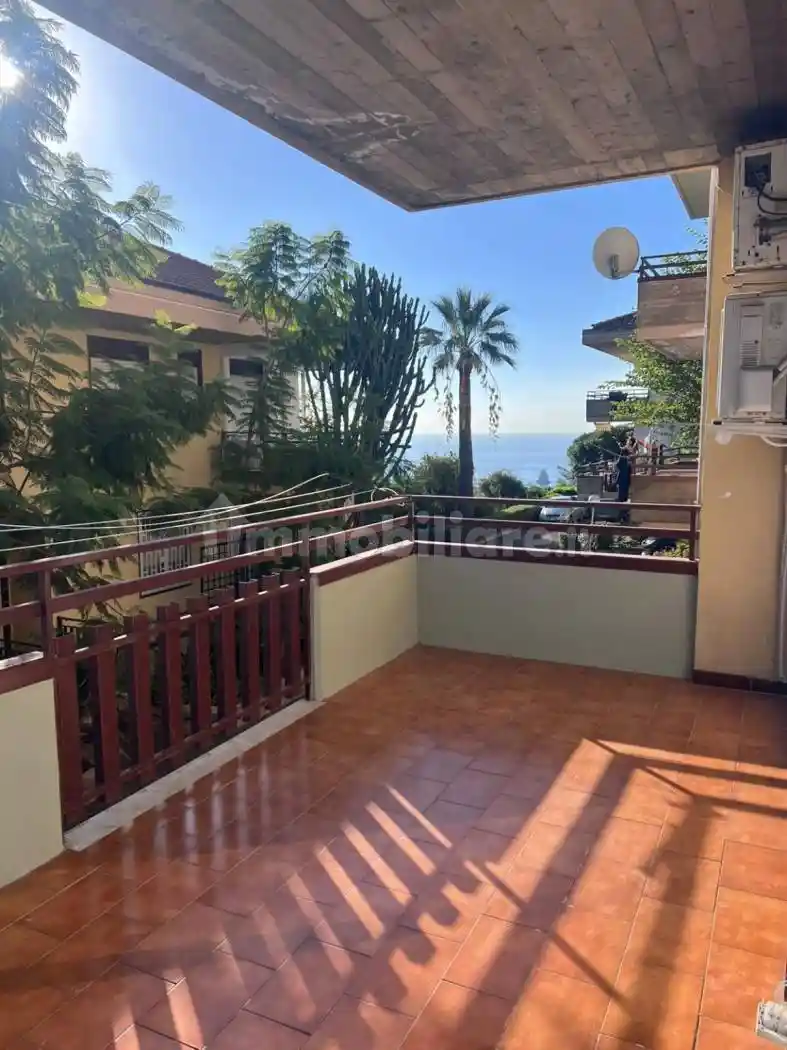 Appartamento in vendita a Aci Castello