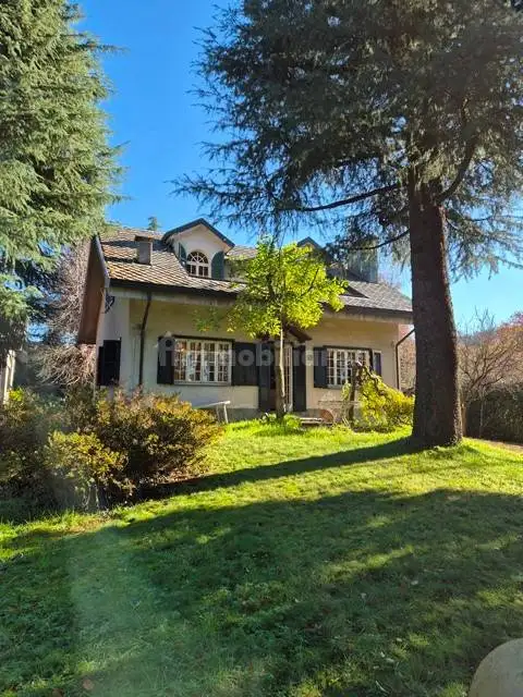 Villa in vendita a Villa d'Adda