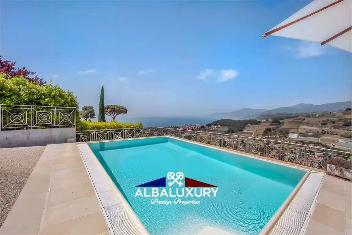 Villa in vendita a Bordighera