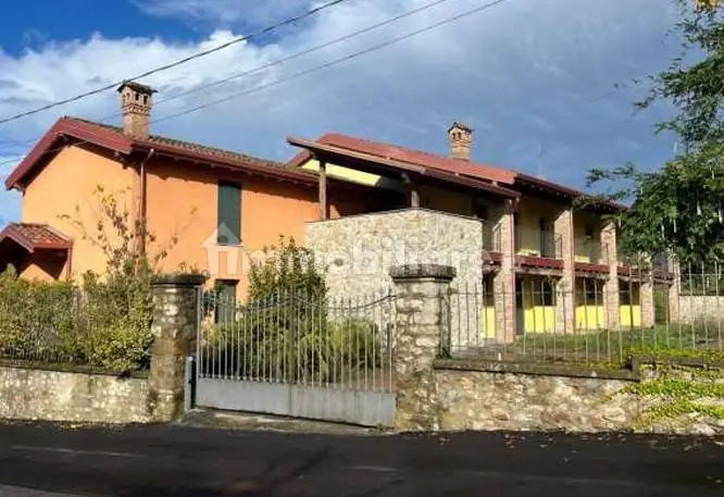 Palazzo - Stabile in asta a Momperone