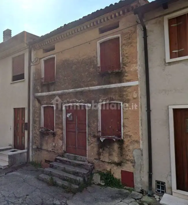 Casa indipendente in asta a Cogollo del Cengio