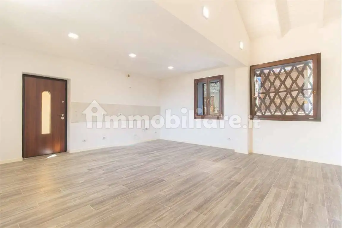 Trilocale via Lago, 23, Centro, Besozzo - foto 2