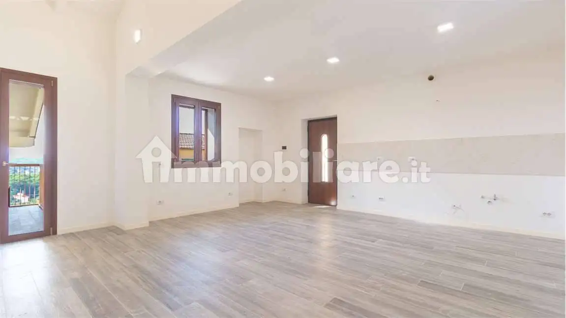 Trilocale via Lago, 23, Centro, Besozzo - foto 3