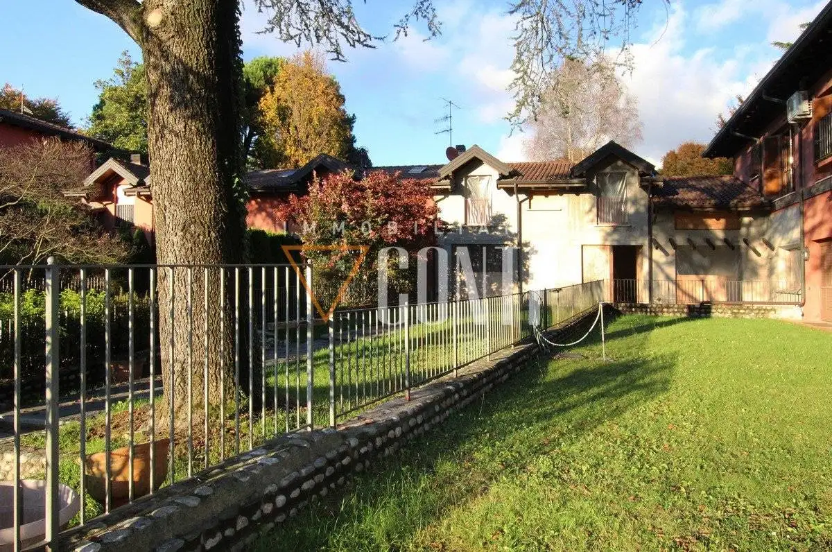 Villa in vendita a Varese