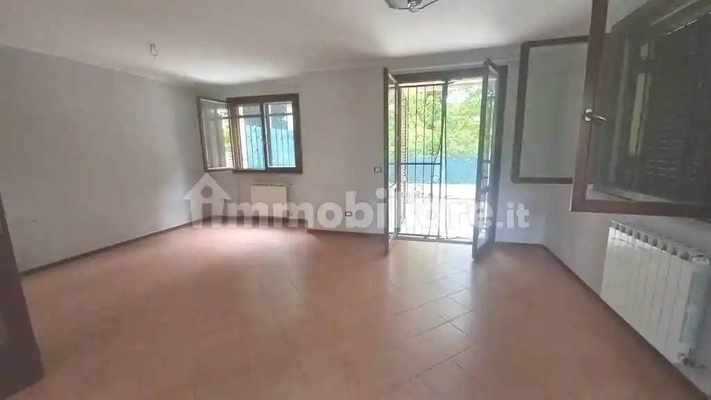 Villa unifamiliare via Indipendenza, Centro, Casteggio - foto 4