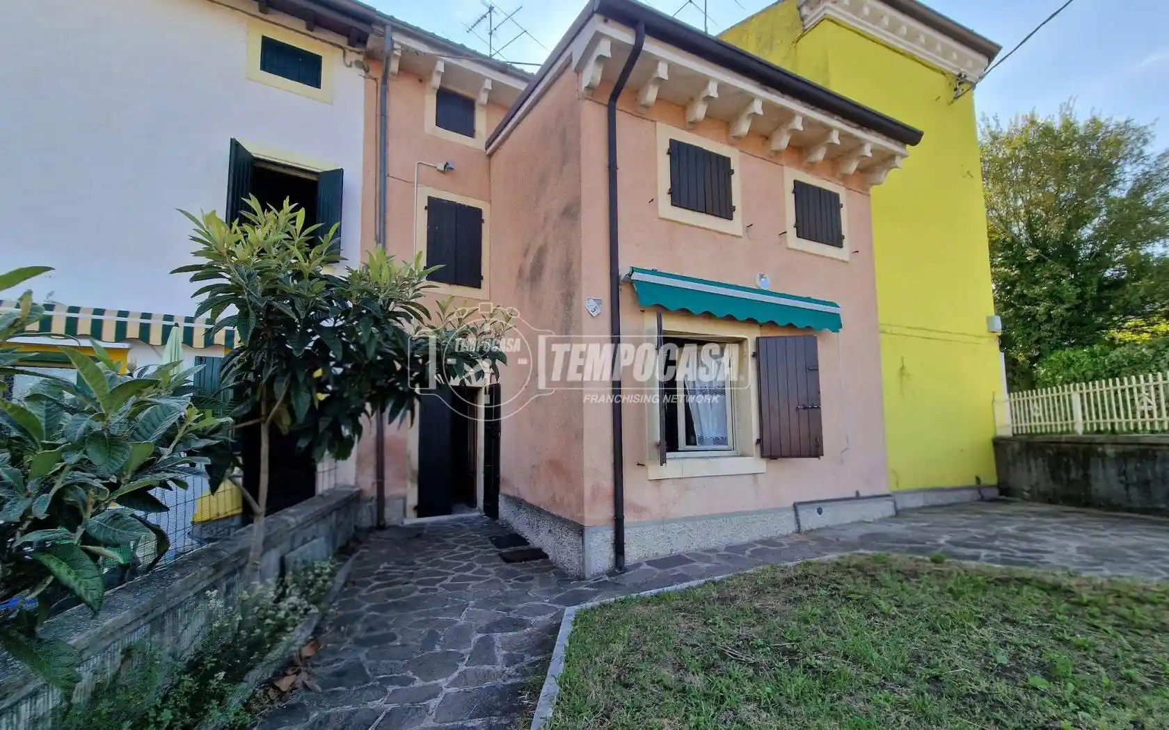 Casa indipendente in vendita a Castelnuovo del Garda