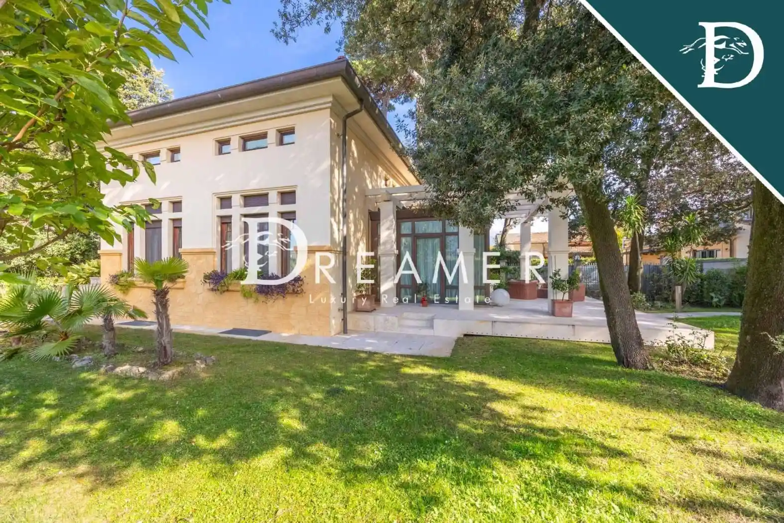 Villa in vendita a Camaiore