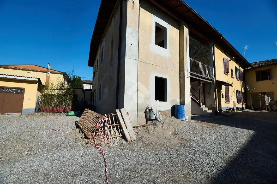 Rustico - Casale in vendita a Dovera