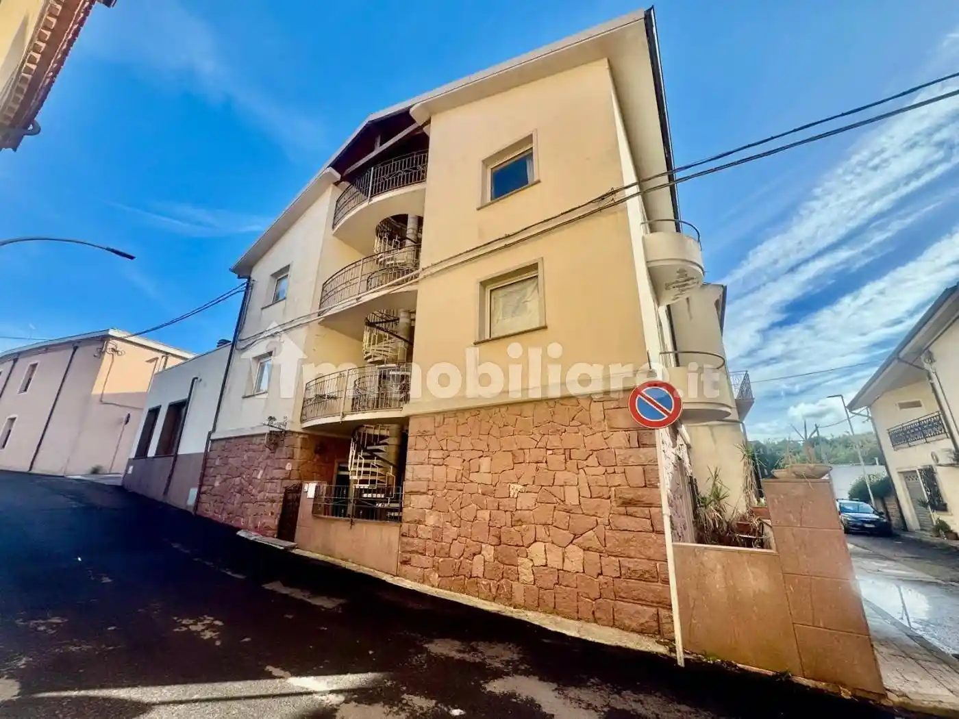 Palazzo - Edificio in vendita a Macomer