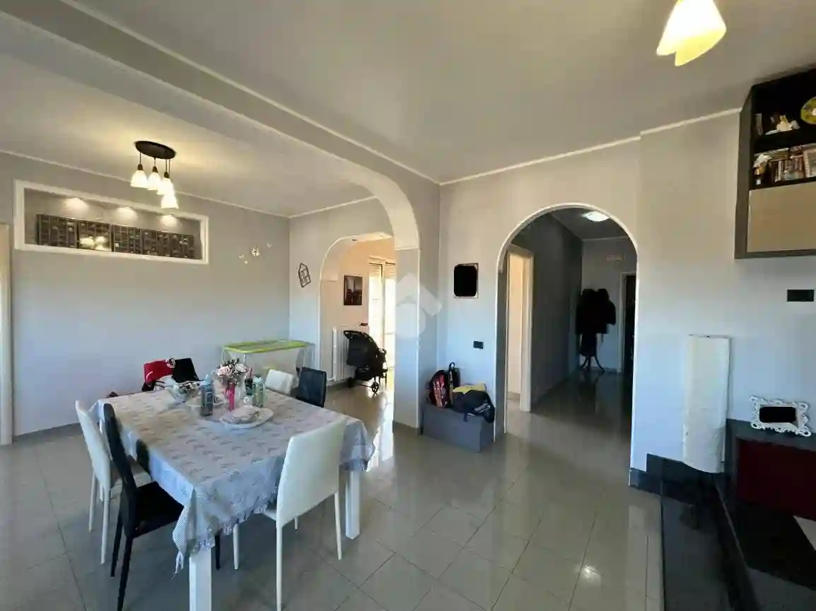 Quadrilocale via Republica Ceca 10, Tufolo, Farina, Crotone - foto 4