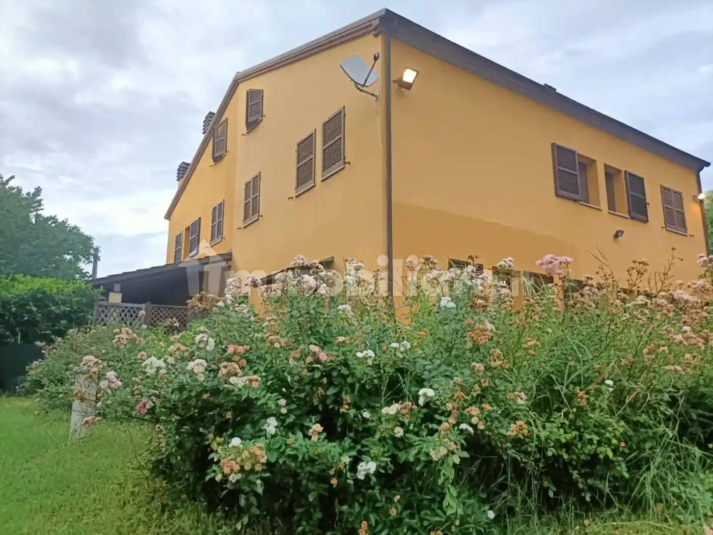 Villa in vendita a Mombaroccio