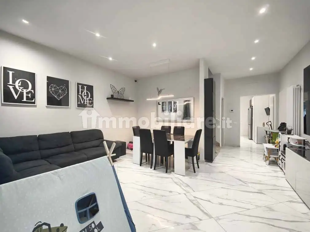 Casa indipendente in vendita a Campi Bisenzio