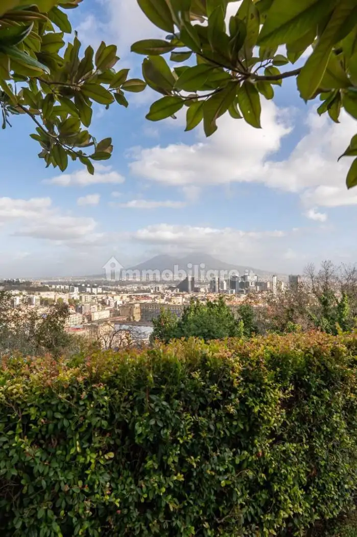 Appartamento in vendita a Napoli