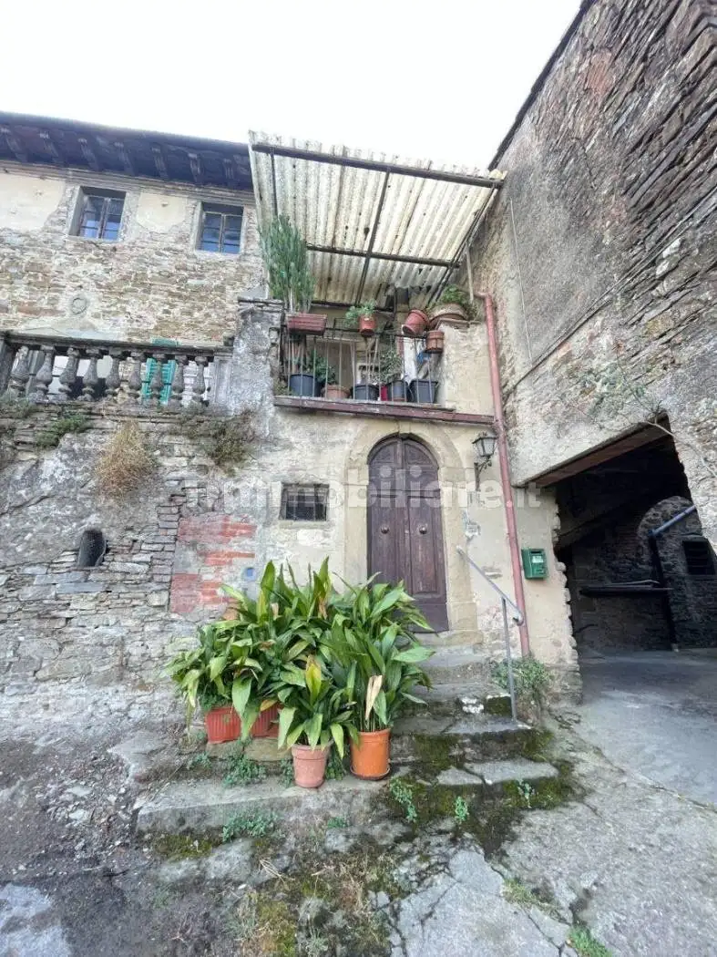 Casa indipendente in vendita a Arezzo